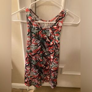 Under armor size medium shirt